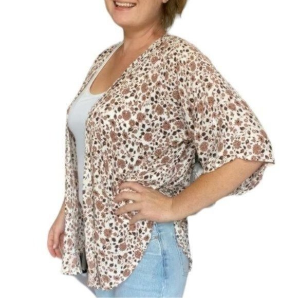 Amuse Society Floral White Flowy Open Front Kimono size XS/S - Picture 4 of 4